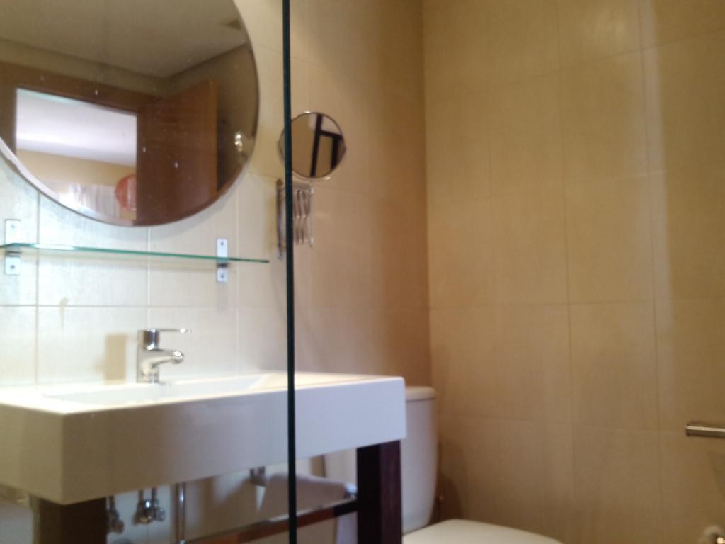 Apartamento Calle Mauricio Legendre Madrid Zimmer foto