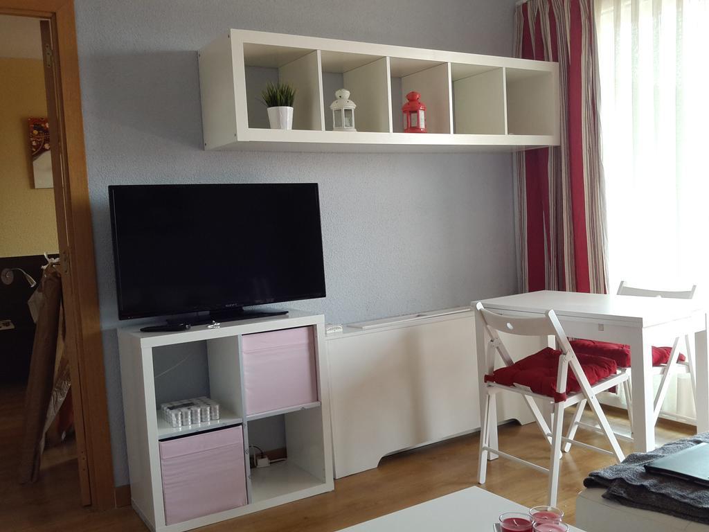 Apartamento Calle Mauricio Legendre Madrid Zimmer foto