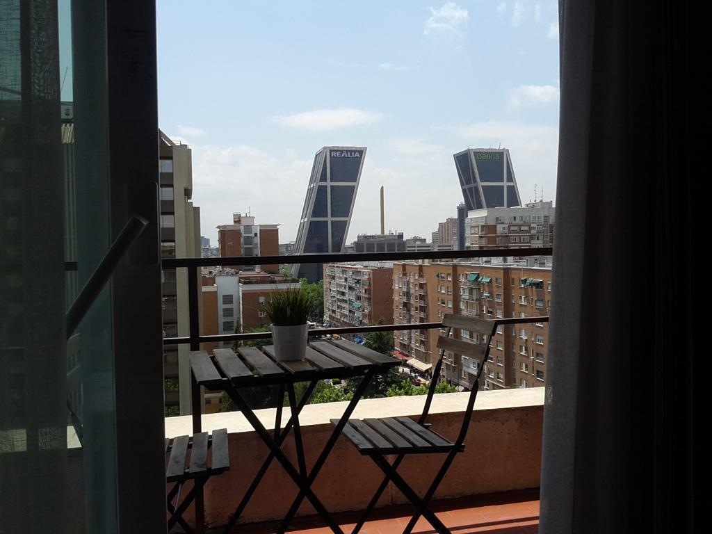 Apartamento Calle Mauricio Legendre Madrid Zimmer foto